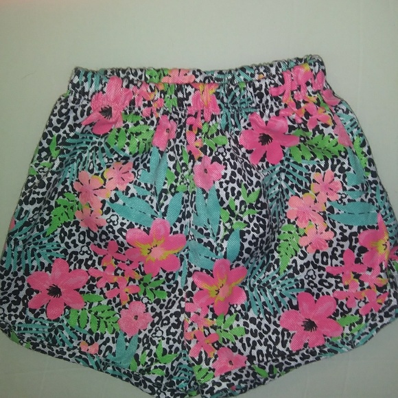 Minnie Mouse Short Set - Picture 2 of 5